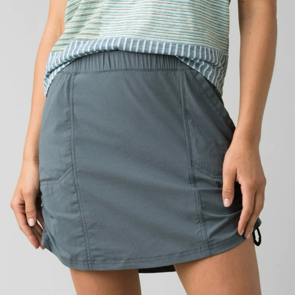 Prana Arch Skort in Chalkboard